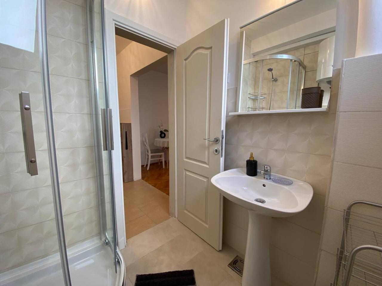 Alina'S Apartment Bečići Eksteriør bilde