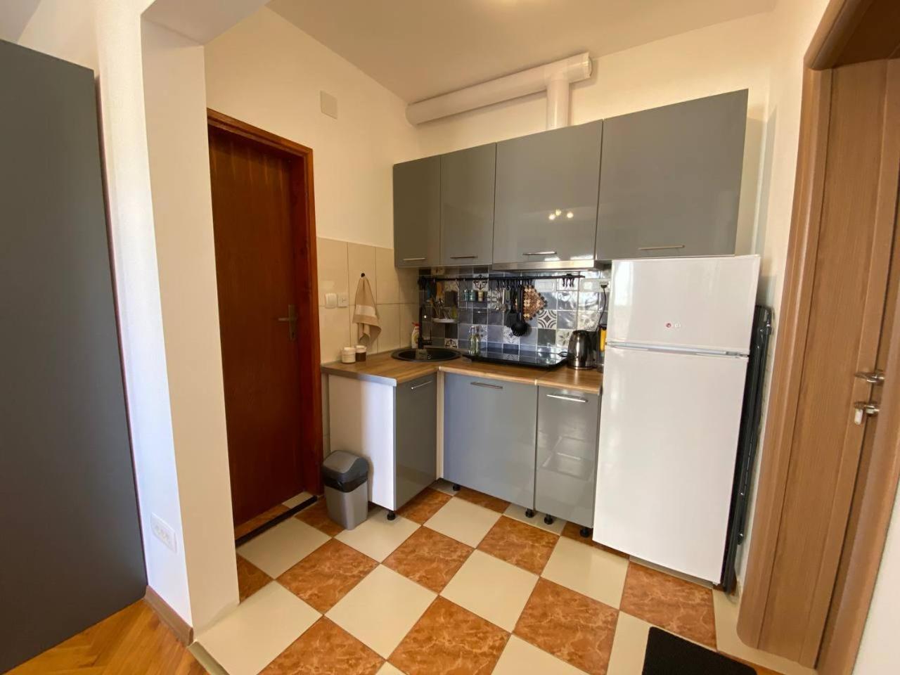 Alina'S Apartment Bečići Eksteriør bilde