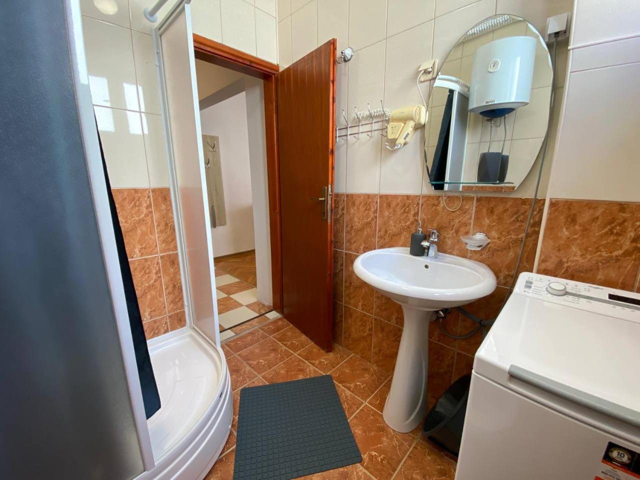 Alina'S Apartment Bečići Eksteriør bilde