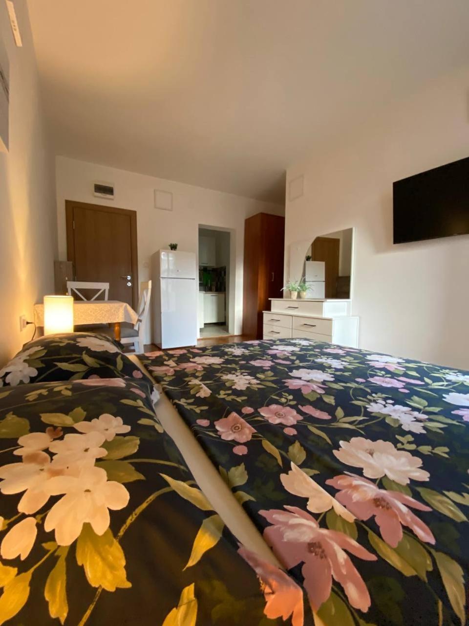 Alina'S Apartment Bečići Eksteriør bilde